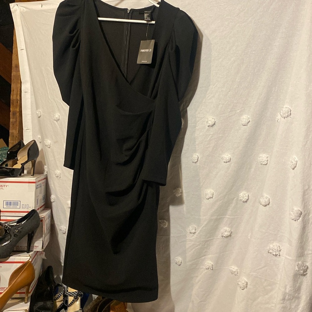 Forever 21 NWT Size Small Black Dress